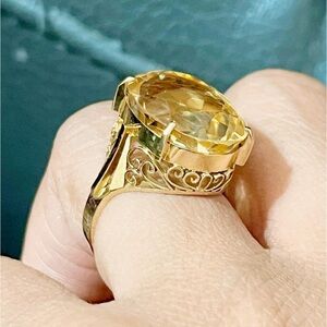 📍📍sold📍📍Oval Shape Citrine Solitaire Ring